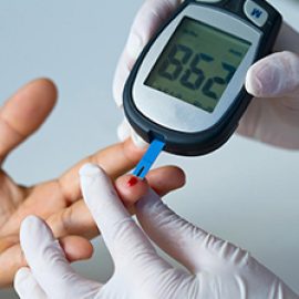Ação promove testes de glicemia capilar e aferição de pressão arterial de forma gratuita