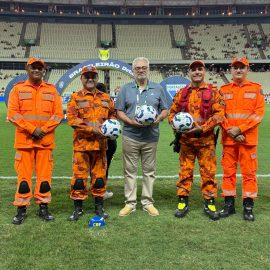 Clássico-Rei faz história com homenagem ao centenário do Corpo de Bombeiros do Ceará