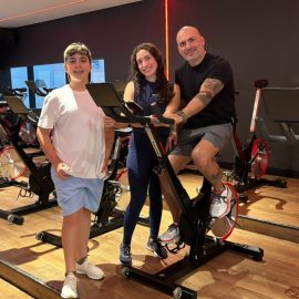 Treino em família: pai e filhos reforçam os laços por meio da prática diária de atividades físicas