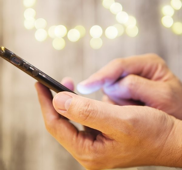 Especialista explica riscos em trocar a psicoterapia pela IA