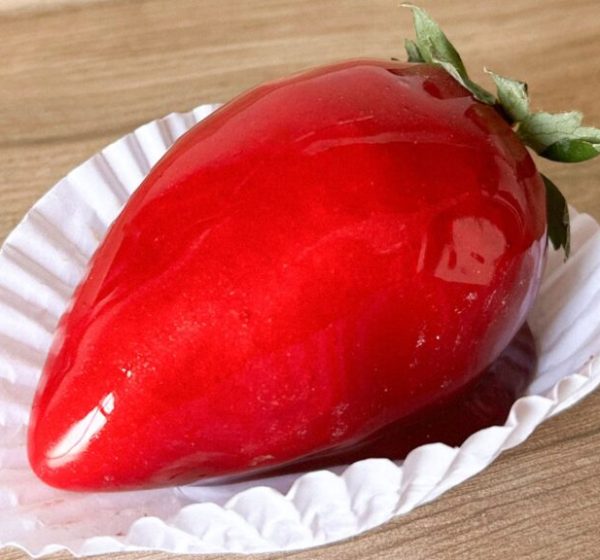 Morango do amor exige moderação, endocrinologista alerta para os riscos do consumo excessivo de açúcar