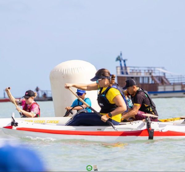 Prática de canoagem, modalidade que cresce em Fortaleza, combina treino completo e conexão com a natureza
