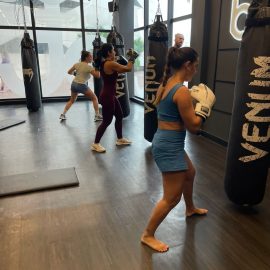Em alta nas redes sociais, lutas como boxe, jiu-jitsu e muay thai conquistam cada vez mais mulheres