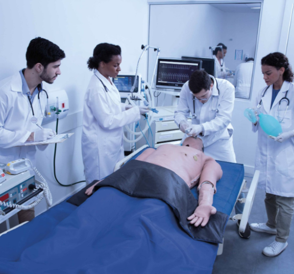 Instituto de Educação Médica abre inscrições para bolsas integrais de Medicina no Ceará