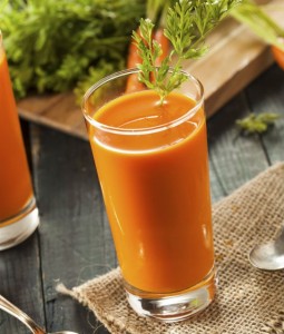 Suco de cenoura com água de coco
