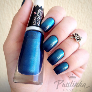 Com apenas um esmalte, a unha fica com esse efeito degradê. FOTO: Reprodução/Blog Paulinha Assalin