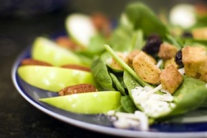 Salada + mix de oleaginosas FOTO: Divulgação