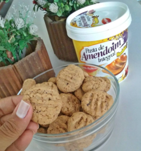 cookies integral de amendoim e canela
