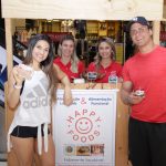 Monique Frota e Ricardo Lopes no stand da Happy Foods Fortaleza