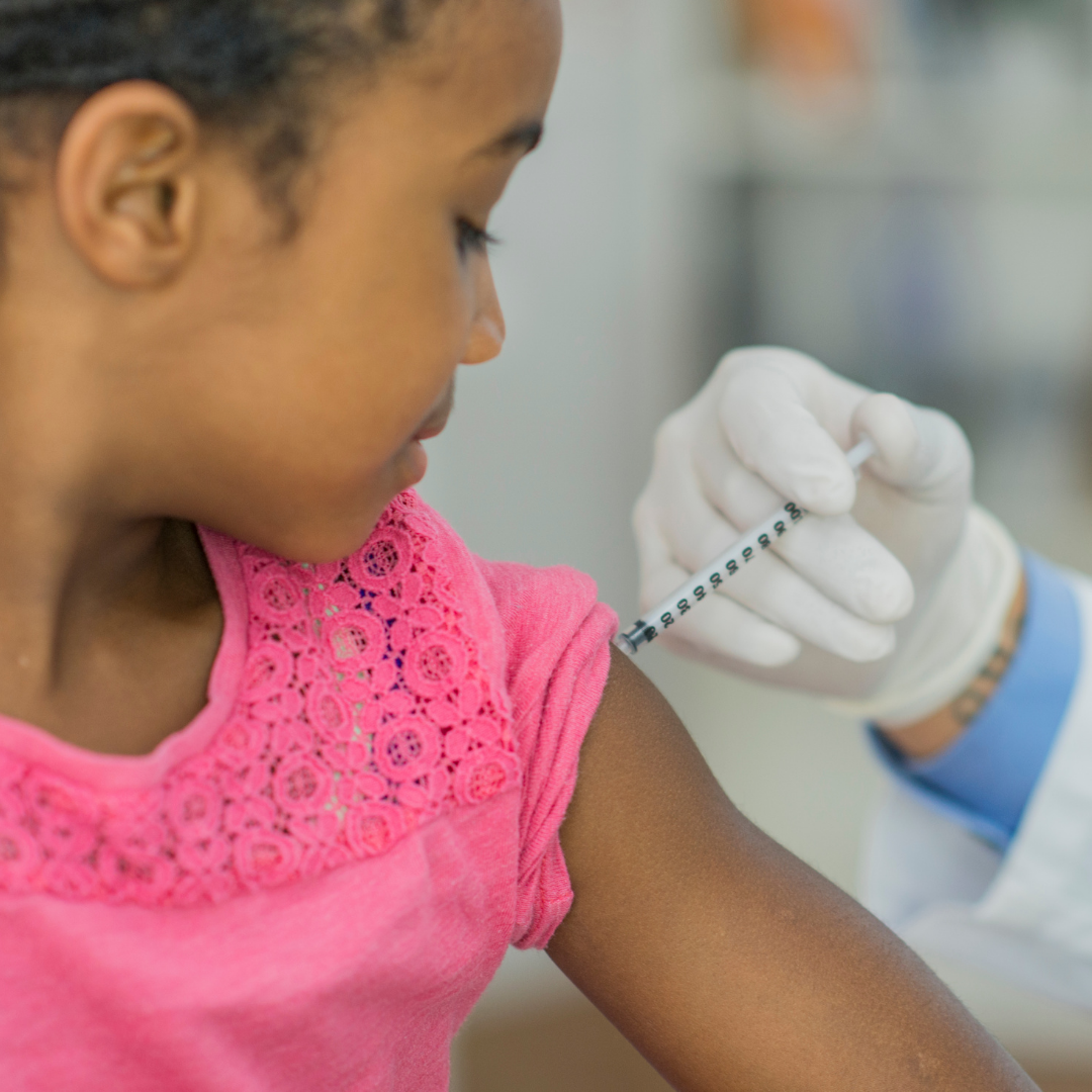Confira a lista dos postos de vacinação em Fortaleza e participe do Dia D de vacinação. (Foto: Canva Pro)